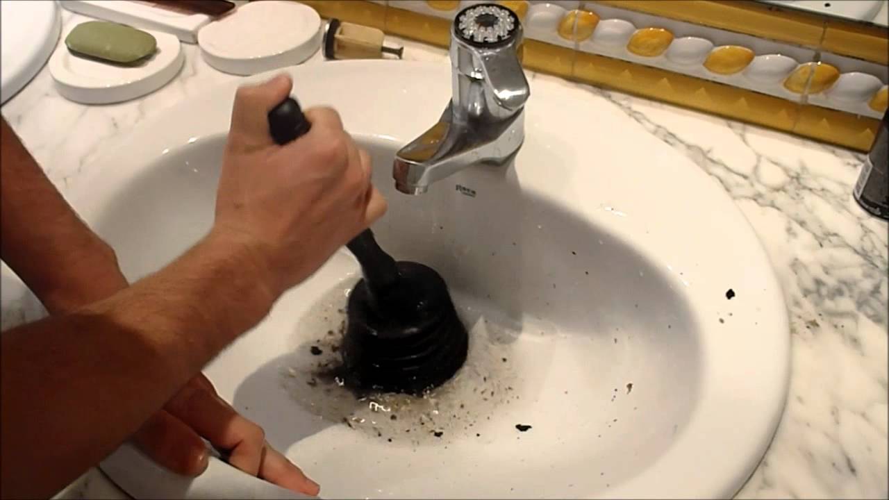 Cómo Desatascar Un Lavabo: Trucos Para Quitar El Tapón